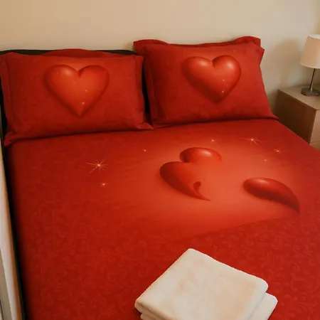 Small In Nea Kallikratia Apartman *